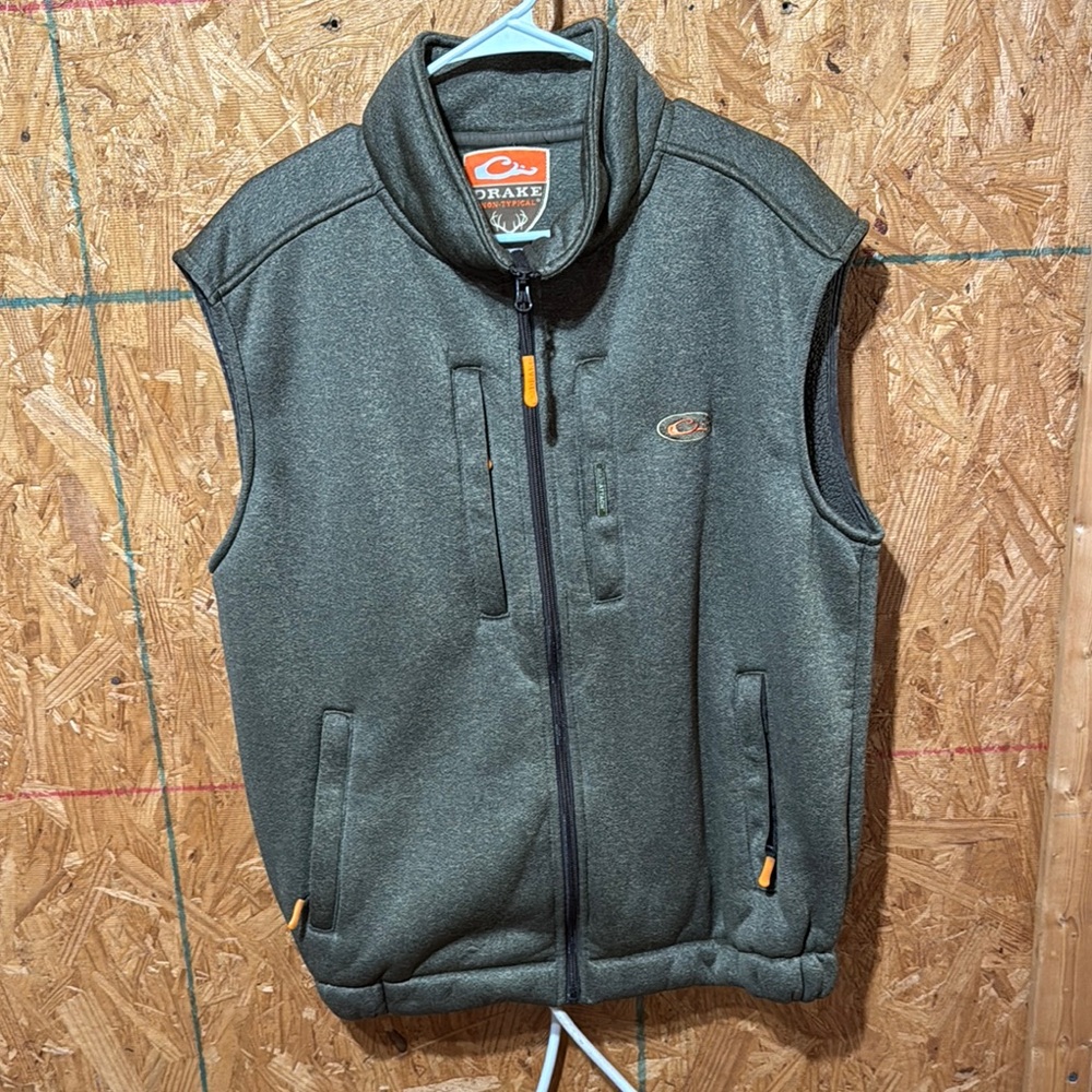 Drake Gray Insulating Vest with Sporty Design